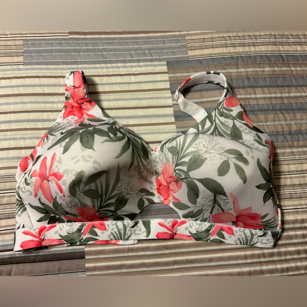 Comfort bliss lightly lined no-wire bra. Floral Palms.